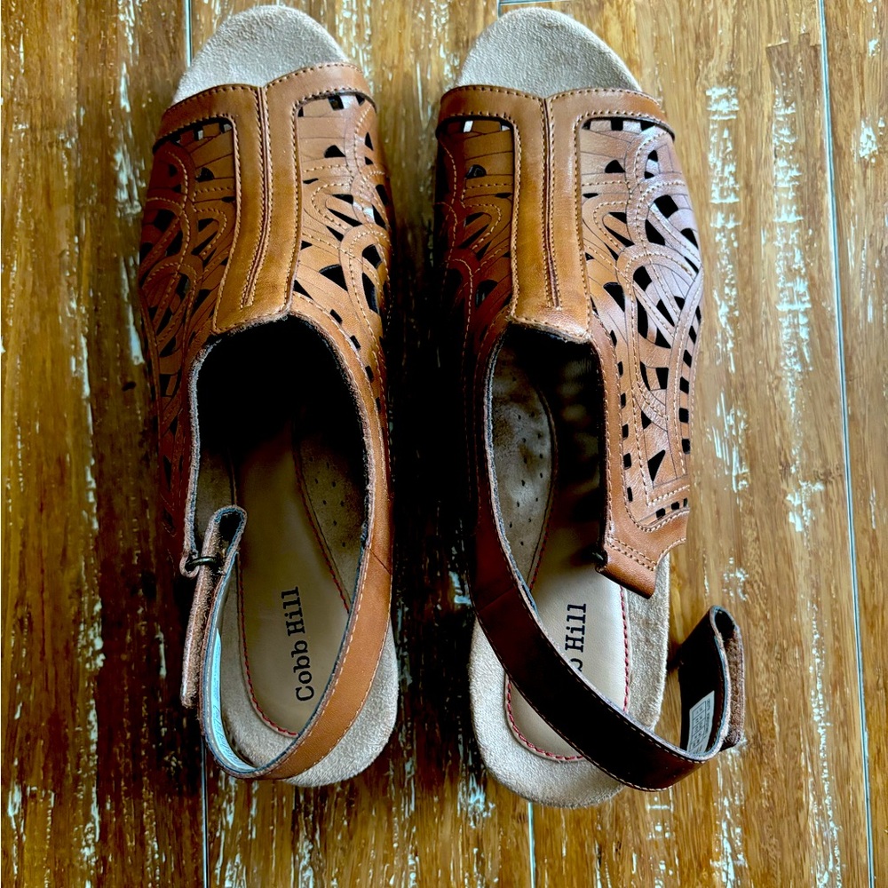 Brown cut out sandal. Size 11.